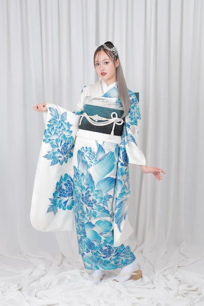 白 青 牡丹 ギャル M 158cm-168cm｜ネット専門振袖レンタルサービス