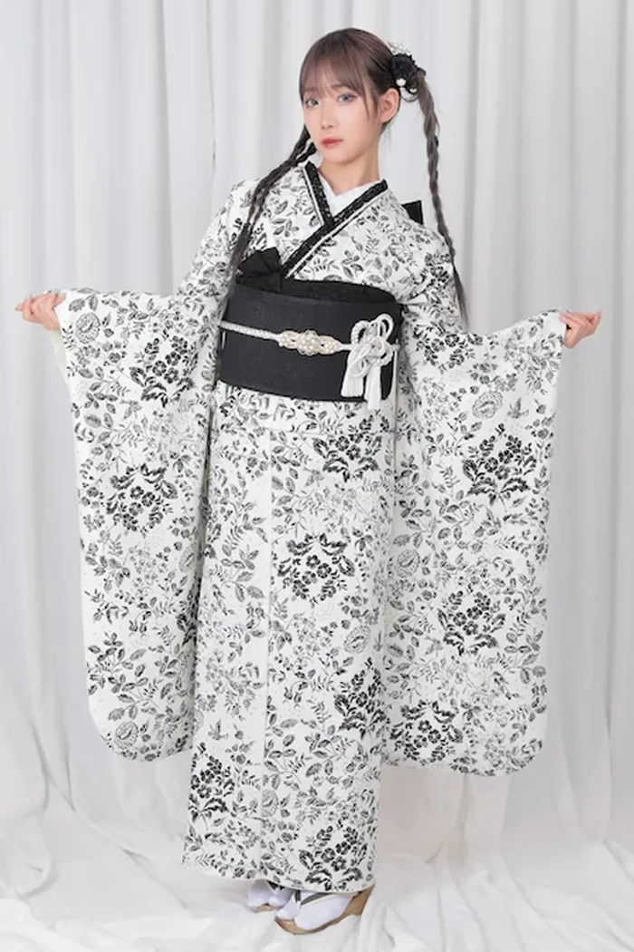 白 総柄 洋風 M 158cm-168cm｜ネット専門振袖レンタルサービスFURISODE